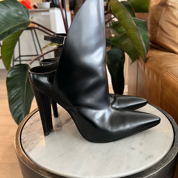 Alexander Wang Lys Cut Out Booties - Picture 7 of 9